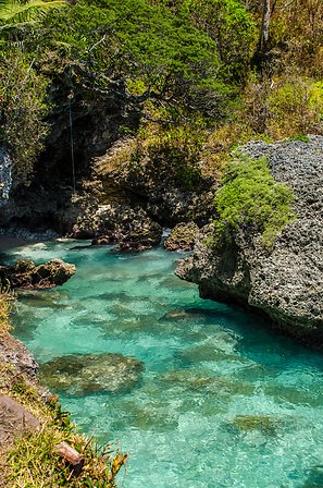 Circuit en Nouvelle Calédonie crique de Lifou un voyage routedelacaledonie.com